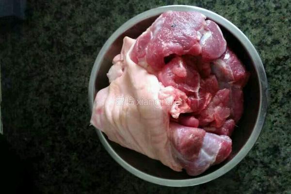 卤猪圆蹄的做法图解1