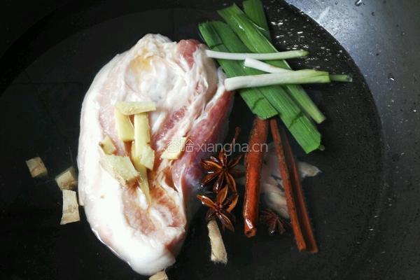 蒜泥白肉的做法图解1