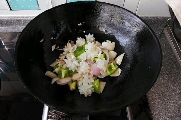 洋葱鱿鱼花的做法图解7