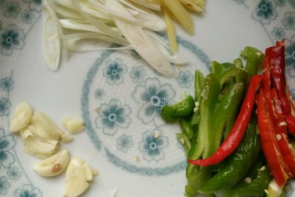 豆芽芹菜炒肉丝的做法图解3