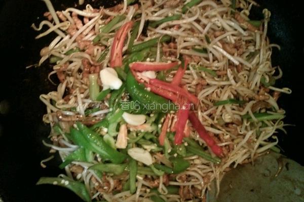 豆芽芹菜炒肉丝的做法图解11