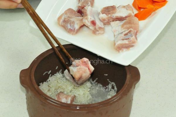 胡萝卜排骨粥的做法图解3