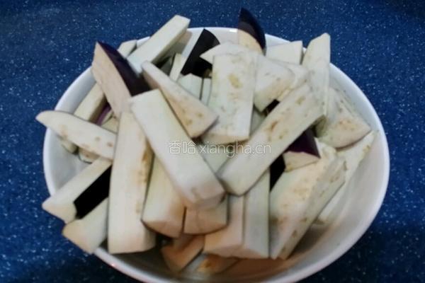 豆瓣醬茄子的做法图解3