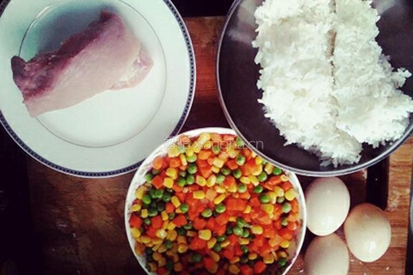 什菜炒饭的做法图解1