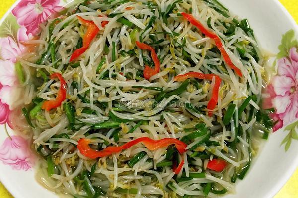 绿豆芽炒韭菜的做法图解5