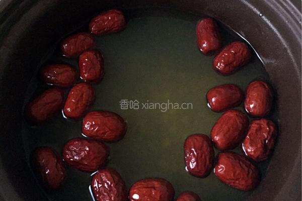 红枣绿豆粥的做法图解2