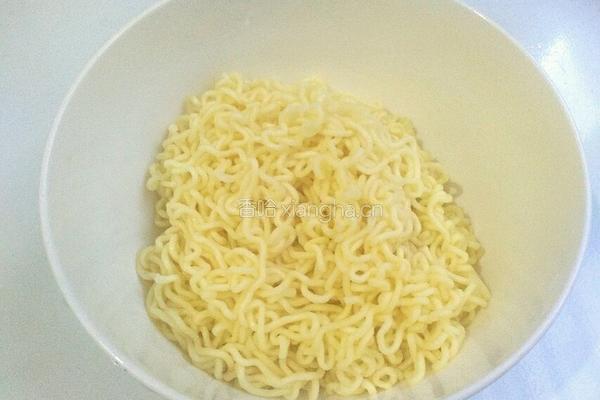 炒方便面的做法图解4