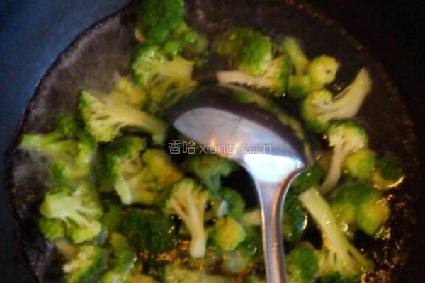 蒜香西兰花的做法图解5