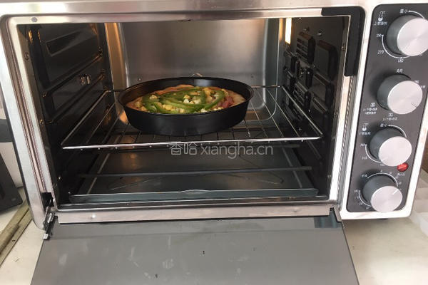 火腿蔬菜披萨，（面包机发面）的做法图解12