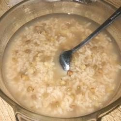 绿豆白米粥的做法[图]