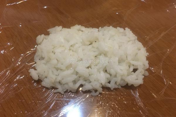 烟熏鲑鱼生菜免捏饭团的做法图解3