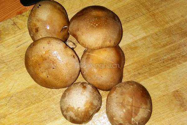 香菇青菜的做法图解2