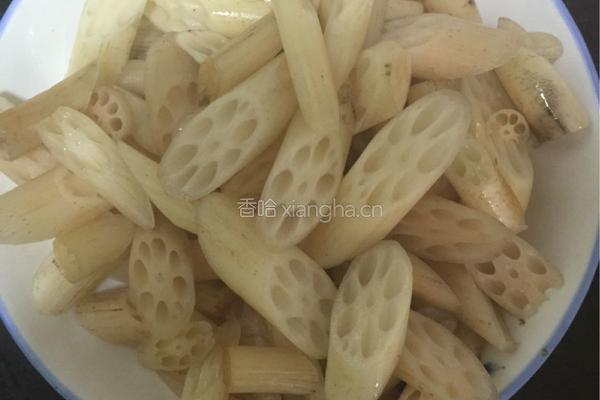 醋溜藕节的做法图解1