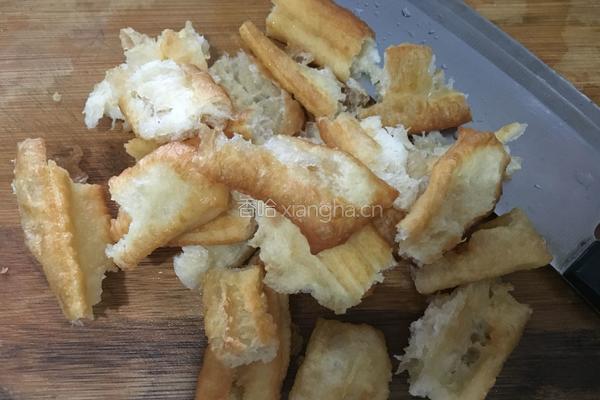 油条炒丝瓜的做法图解2
