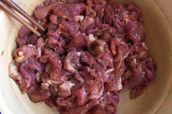 苦瓜炒瘦肉的做法图解3