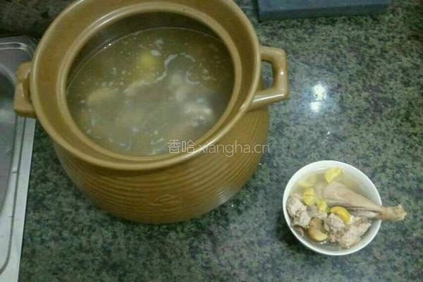 栗子煲老鸡的做法图解3