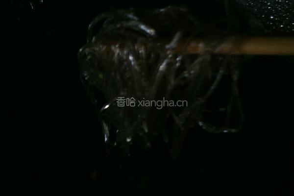 鸡蛋青菜粉丝汤的做法图解3