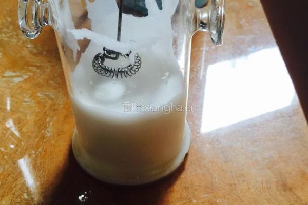 抹茶拿铁的做法图解2