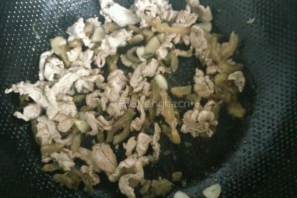 猪肉榨菜蛋汤的做法图解3