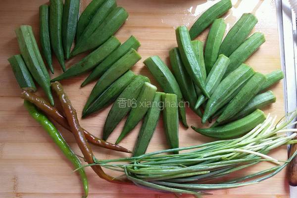 清炒秋葵的做法图解1