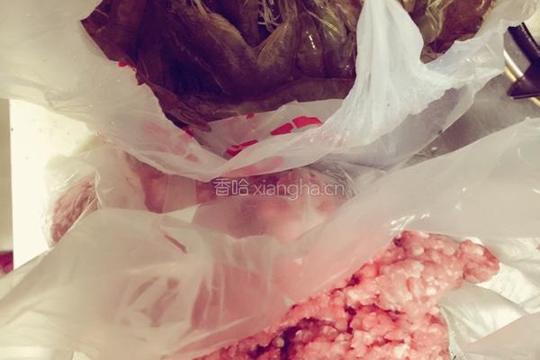 鲜肉虾仁馄饨的做法图解1