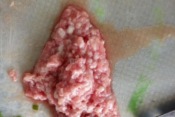芹菜猪肉饺子的做法图解4