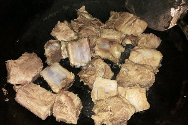 西红柿土豆焖排骨的做法图解2