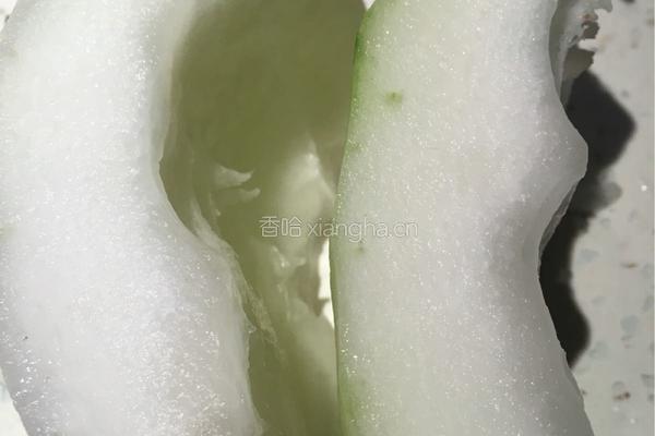 黄古鱼炖冬瓜的做法图解2