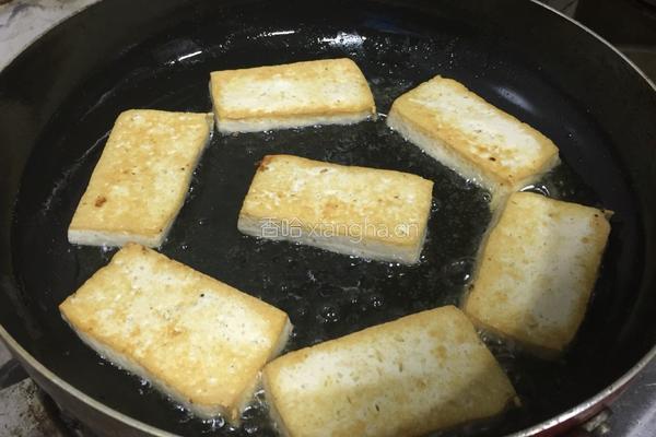 干煎香脆豆腐的做法图解2