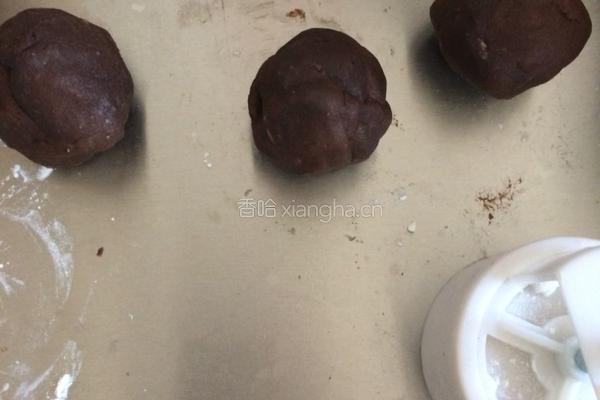 豆沙月饼的做法图解2