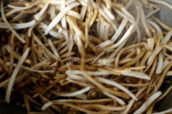 青椒茶树菇的做法图解3
