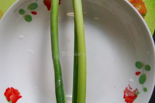 蒸酿红辣椒的做法图解1