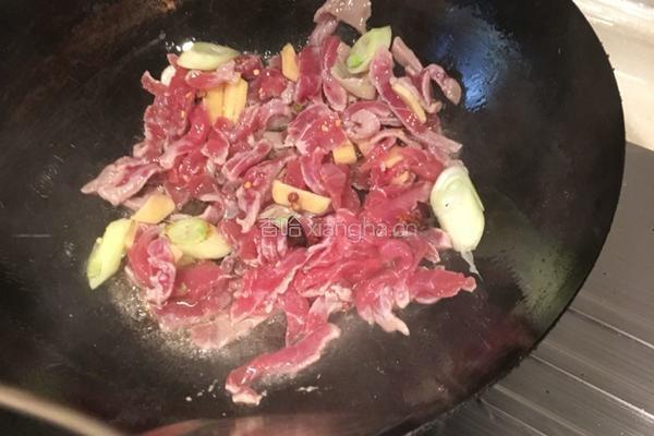 青椒炒肉片的做法图解4