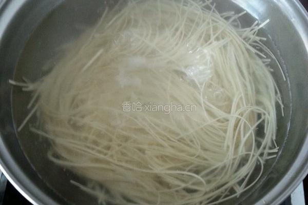 酸菜肉末面的做法图解6