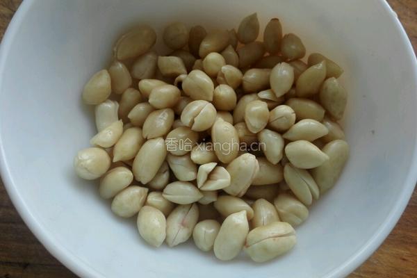 老醋花生米的做法图解3