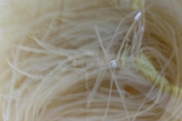 酸菜炒粉的做法图解3