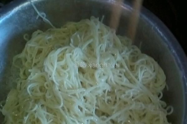 苦瓜凉面的做法图解2