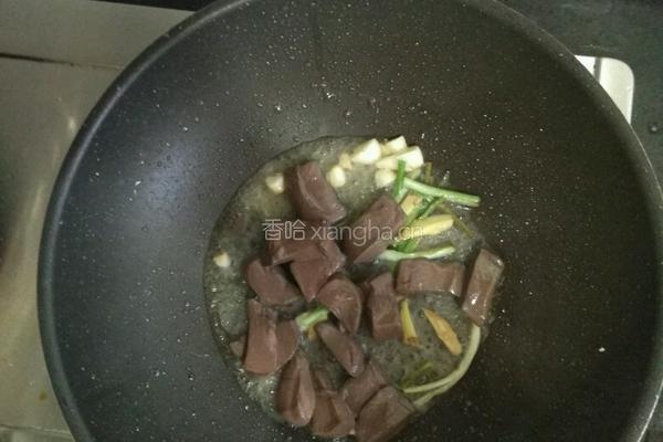 蒜香鸭血的做法图解6