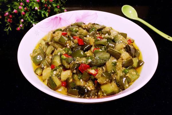 香辣蚝油茄丁煲的做法图解11