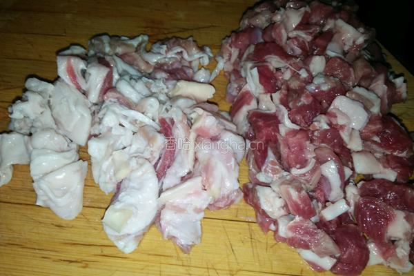 羊肉炖土豆的做法图解1