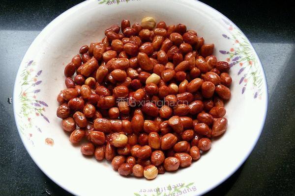 老醋花生米的做法图解5