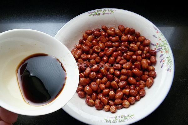 老醋花生米的做法图解8