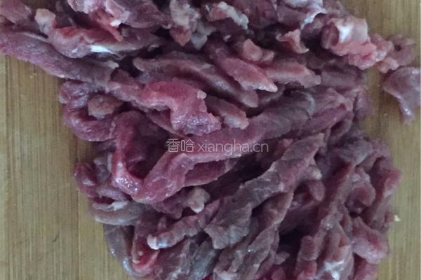 泡椒牛肉的做法图解2
