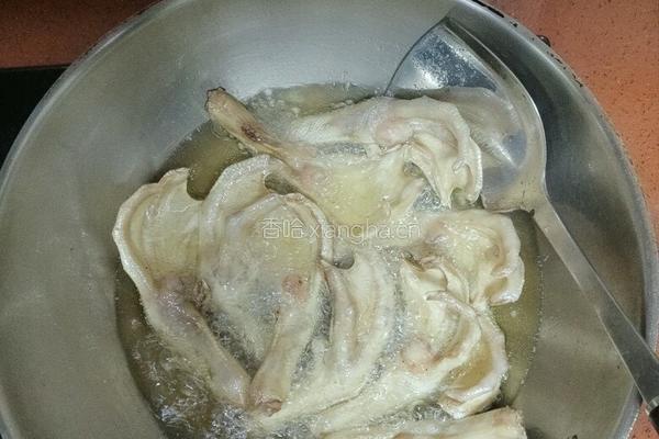香辣鸭脚的做法图解1