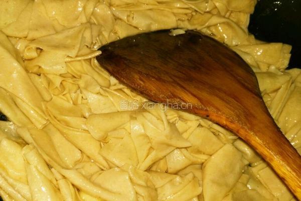 辣椒炒豆腐皮的做法图解4