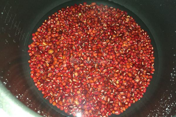 自制红豆沙的做法图解1