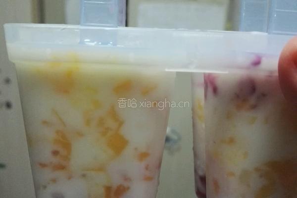失败的酸奶冰棍 芒果 红心火龙果的做法图解3