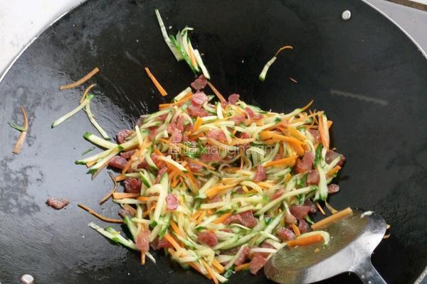 素炒腊味饭的做法图解2