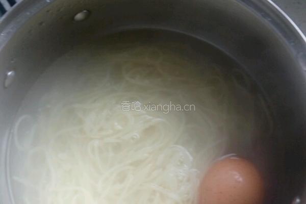 拌冷面的做法图解1