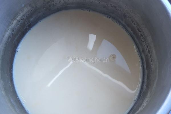 玫瑰乌龙蜜桃冰奶茶的做法图解3
